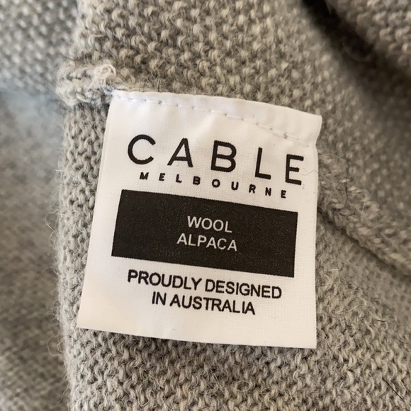 Cable Melbourne Jamie Cape Sweater S/M - Picture 11 of 12